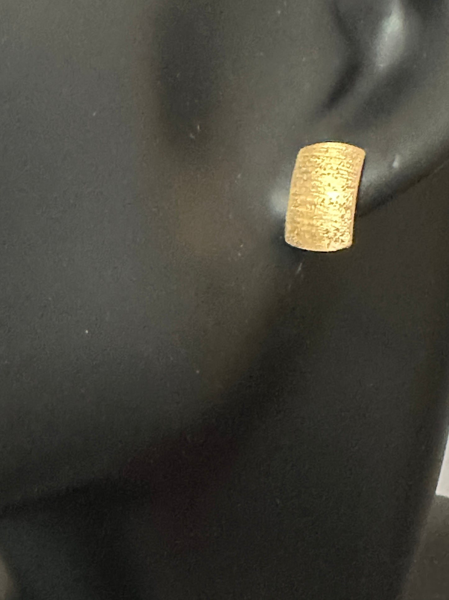 18K Gold Earrings Stud Rectangle Frosted 1.58 grams - Rafant