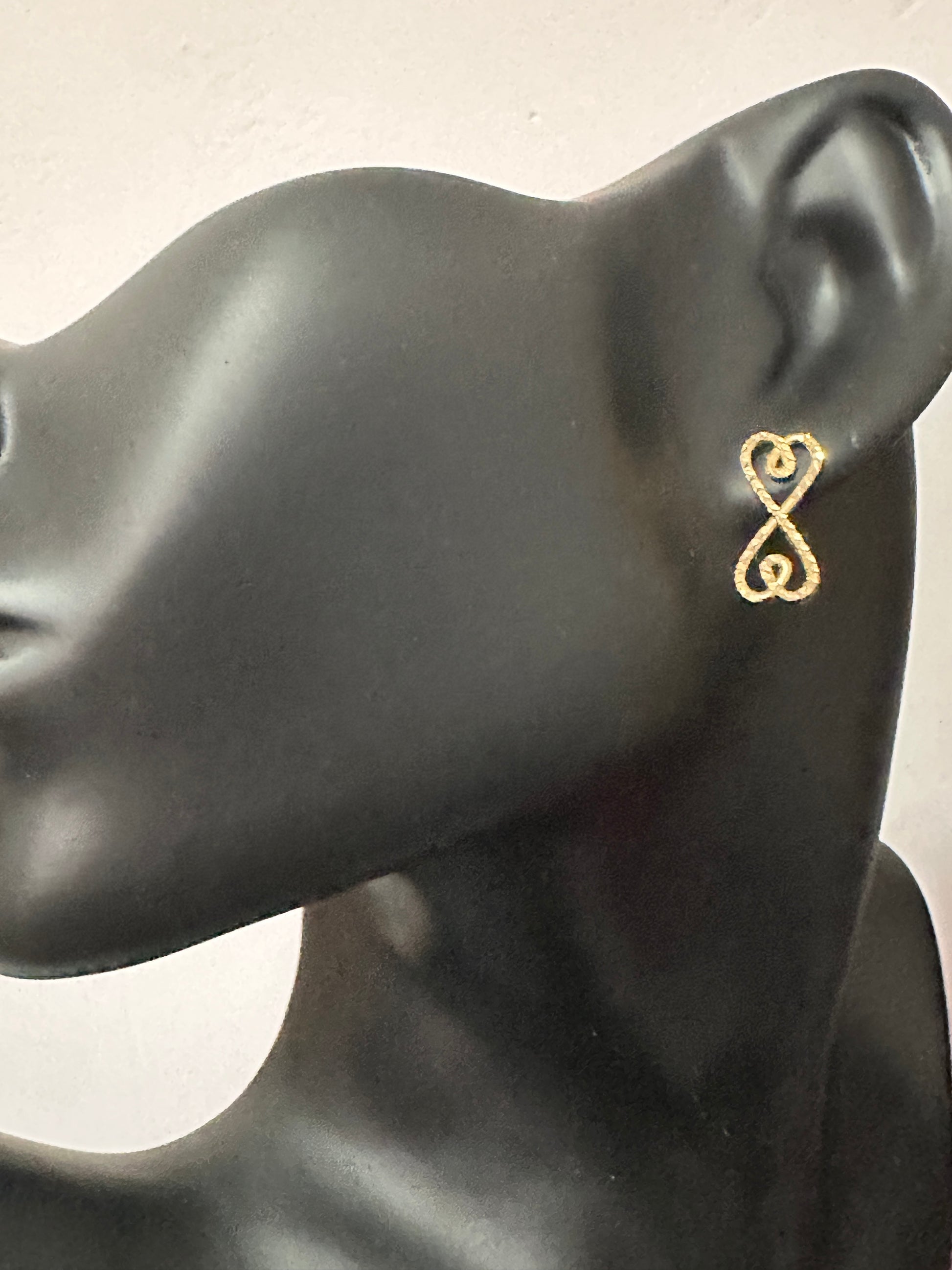 18K Gold Earrings Post Infinity 1.75 grams - Rafant