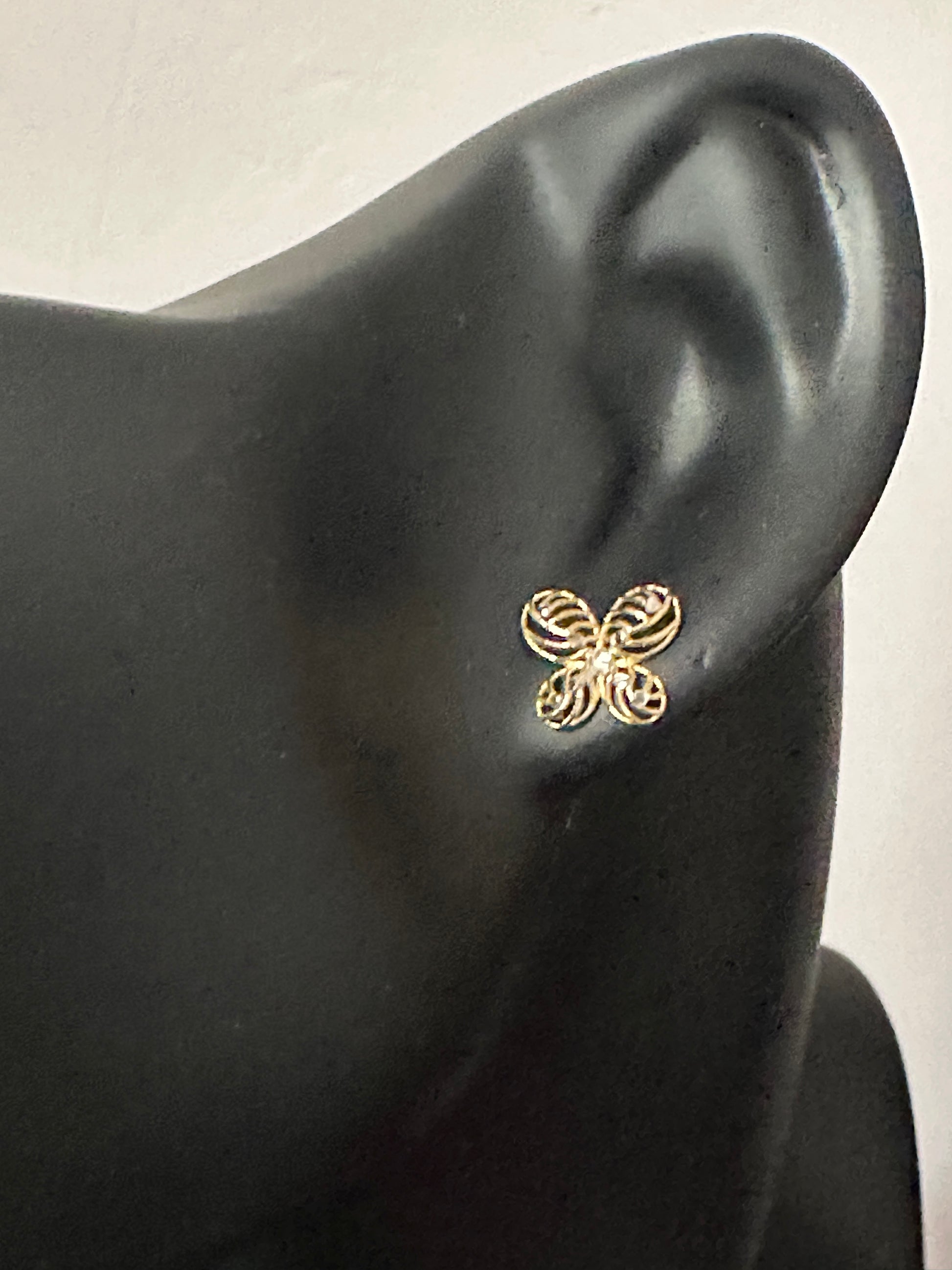 18K Gold Earrings Flower Yellow White 1.23 grams - Rafant