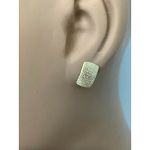 Load image into Gallery viewer, 18K Gold Earrings Stud Rectangle Frosted 1.58 grams - Rafant
