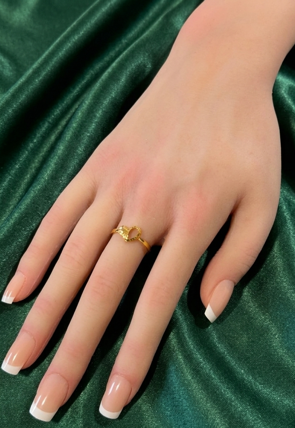 18K Gold Ring Heart  Women Size 7 - Rafant