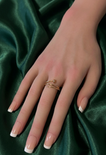 Load image into Gallery viewer, 18K Gold Ring Size 8 Spiral
