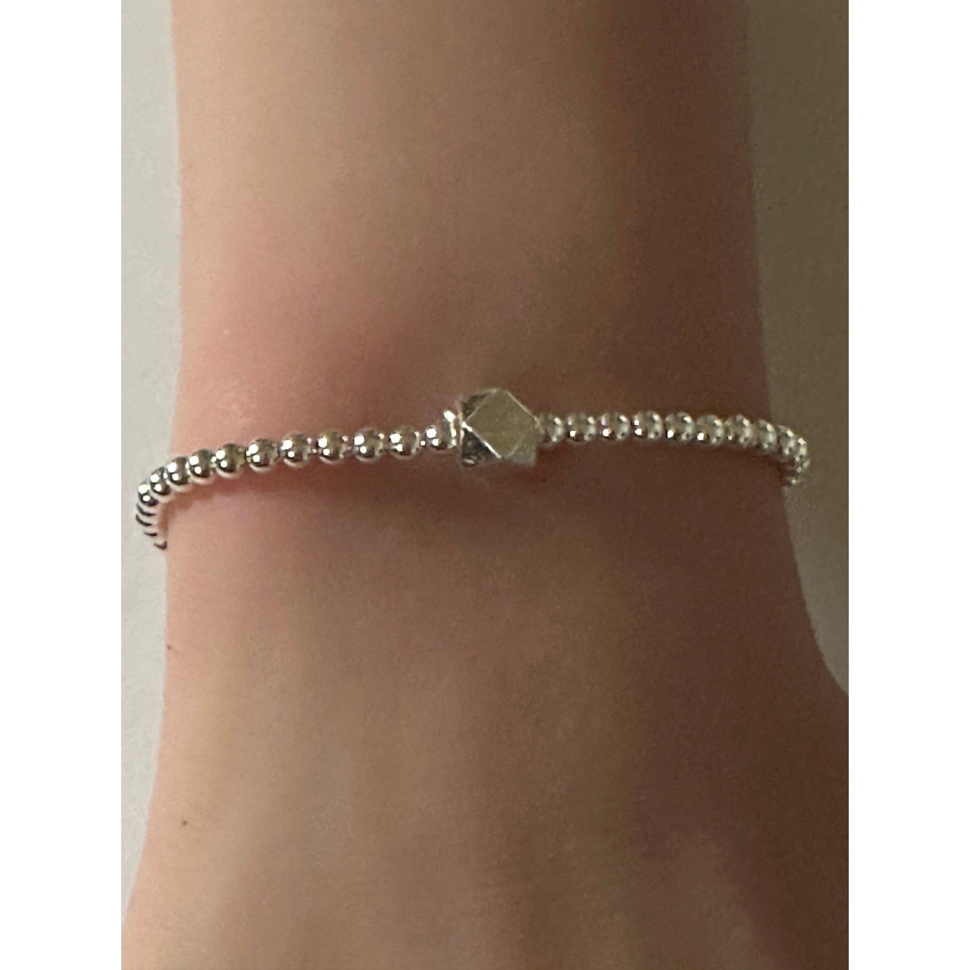 925 Sterling Silver Beaded Stretch Stacking Bracelet Irregular Shape Charm Minimalist Size 6.5" - Rafant