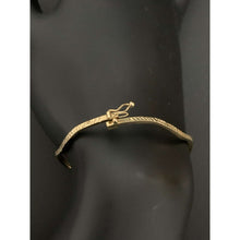Load image into Gallery viewer, 18K Gold Bracelet Bangle Clip Wave Oval Size 6.5 inches 1.76 grams
