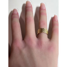 Load image into Gallery viewer, 18K Gold Ring Wave Size 6
