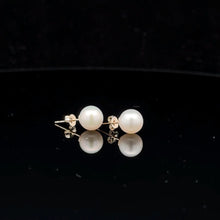 Load image into Gallery viewer, 14K Gold Stud Earrings Freshwater Pearl 6.5mm
