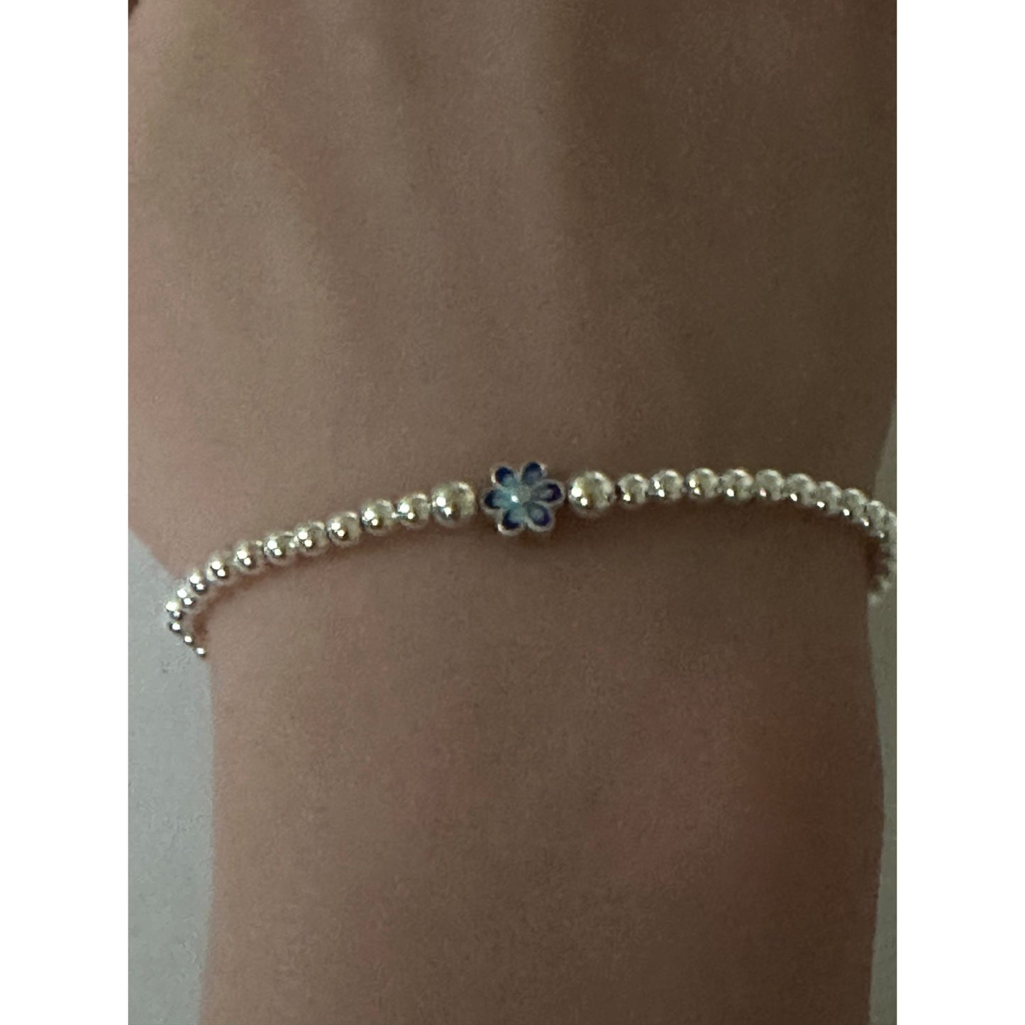 925 Sterling Silver Beaded Stretch Stacking Bracelet Blue Flower Charm Minimalist Size 7" - Rafant
