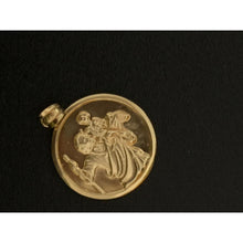 Load image into Gallery viewer, 18K Gold Pendant Jesus Christ Round 2.79 grams - Rafant
