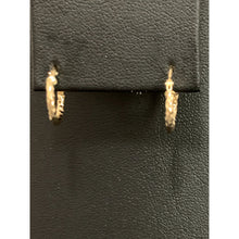 Load image into Gallery viewer, 18K Saudi Gold Earrings Hoops Loops Small 0.75grams - Rafant
