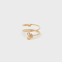 Load and play video in Gallery viewer, 18K Yellow Gold Ring Spiral Ribbon Ring 1.09 grams Size 7.5

