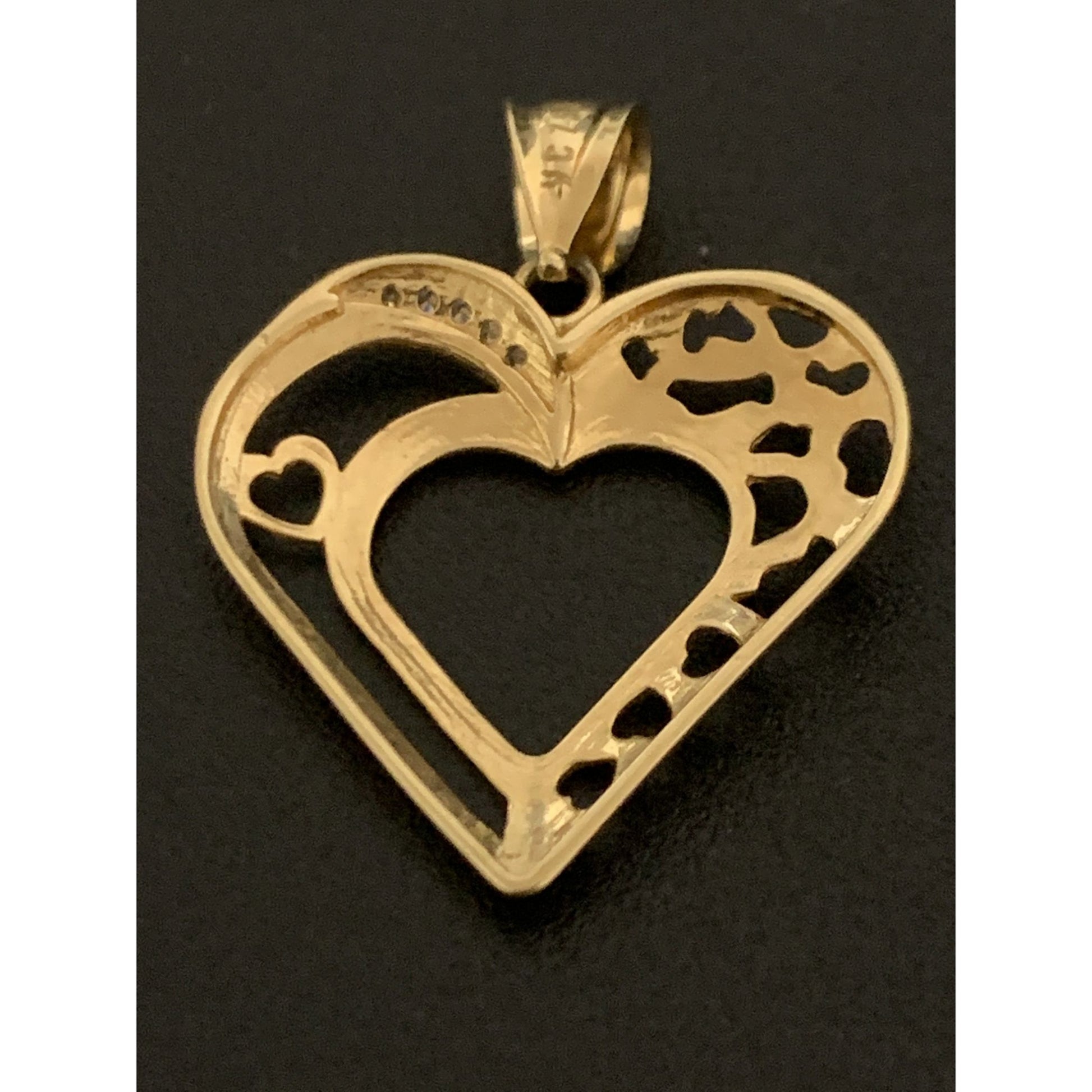 18K Gold Pendant Heart Pendant Cubic Zirconia 1.65 grams - Rafant