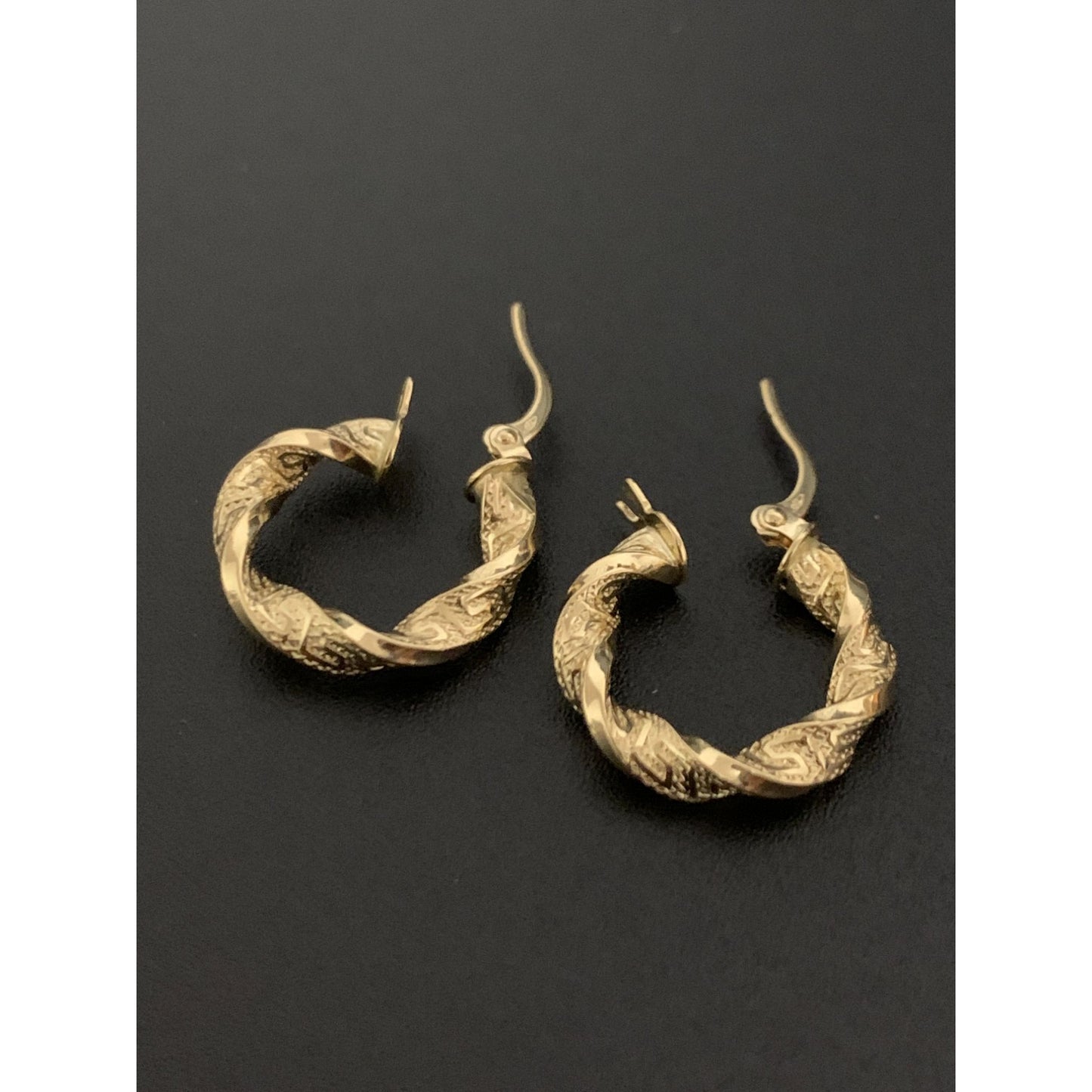 18K Gold Earrings Hoops Loops Small 1.53 grams - Rafant