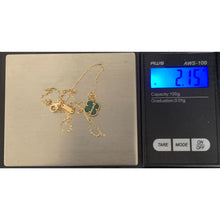 Load image into Gallery viewer, 18K Gold Necklace Chain 16.50 inches with Malachite Clover Pendant 2.15 grams - Rafant
