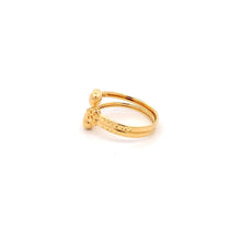 Load image into Gallery viewer, 18K Yellow Gold Ring Heart 1.60 grams Size 7 - Rafant
