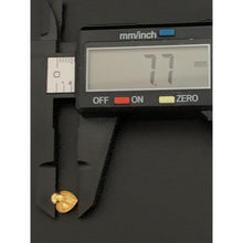 Load image into Gallery viewer, 18K Gold Earrings Studs Screw Type Heart 0.43 grams - Rafant
