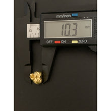 Load image into Gallery viewer, 18K Gold Earrings Stud Puffed Heart 1.77 grams - Rafant
