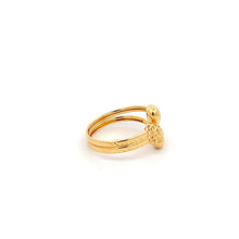 Load image into Gallery viewer, 18K Yellow Gold Ring Heart 1.60 grams Size 7 - Rafant
