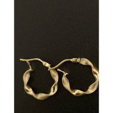 Load image into Gallery viewer, 18K Gold Earrings Hoops Loops Twist Small 1.17 grams - Rafant
