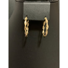 Load image into Gallery viewer, 18K Gold Earrings Hoops Loops Twist 1.82 grams - Rafant
