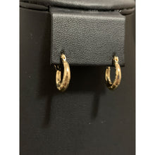 Load image into Gallery viewer, 18K Gold Earrings Hoops Loops 1.28 grams Small - Rafant
