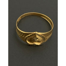 Load image into Gallery viewer, 18K Gold Ring Heart 0.78 gram Size 5.75 - Rafant
