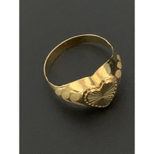 Load image into Gallery viewer, 18K Gold Ring Heart 1.29 grams Size 8 - Rafant
