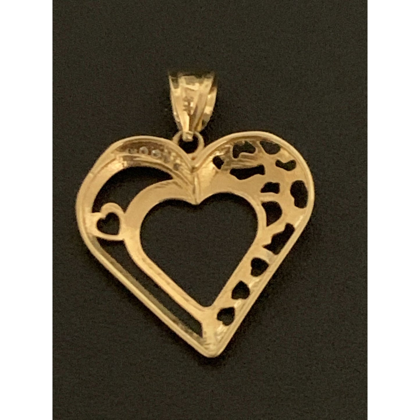 18K Gold Pendant Heart Pendant Cubic Zirconia 1.65 grams - Rafant