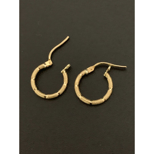 18K Gold Earrings Hoops Loops Small Lightweight 0.83 grams - Rafant