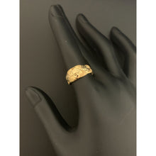 Load image into Gallery viewer, 18K Gold Ring 1.47 grams Size 7 - Rafant
