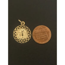 Load image into Gallery viewer, 18K Gold Pendant Mother Mary with Defects 1.38 grams - Rafant
