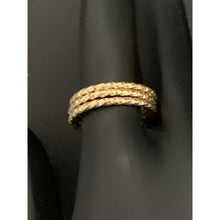 Load image into Gallery viewer, 18K Gold Ring Three Days 1.01 grams Size 6.25 - Rafant
