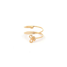 Load image into Gallery viewer, 18K Yellow Gold Ring Spiral Ribbon Ring 1.09 grams Size 7.5 - Rafant
