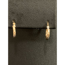 Load image into Gallery viewer, 18K Saudi Gold Earrings Hoops Loops Small 0.75grams - Rafant
