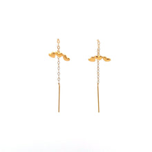 Load image into Gallery viewer, 18K Yellow Gold Earrings Heart Threaders Very Tiny 0.26 grams - Rafant
