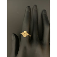 Load image into Gallery viewer, 18K Gold Ring Clover 1.61 grams Size 6 - Rafant
