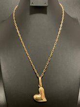 Load image into Gallery viewer, 18K Gold Necklace Chain 18 inches with Heart Pendant 9.65 grams - Rafant
