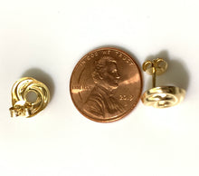 Load image into Gallery viewer, New Real 18K Saudi Gold Stud Earrings - Rafant
