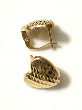 Load image into Gallery viewer, New 18K Saudi Gold Clip Heart Earrings - Rafant

