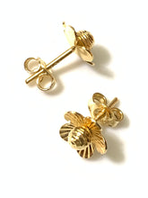 Load image into Gallery viewer, New Real 18K Saudi Gold Flower Stud Earrings - Rafant
