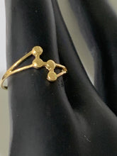 Load image into Gallery viewer, New Authentic Stamped 18K Saudi Gold Ring Size 5.5 - Rafant
