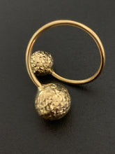 Load image into Gallery viewer, 18K Saudi Gold Double Orb Ring  1.24 grams Size 5 - Rafant
