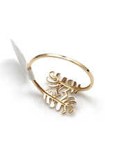 Load image into Gallery viewer, New Real 18K Saudi Gold Fern Leaves Ring Size 7.5 - Rafant
