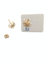 Load image into Gallery viewer, 18K Gold Stud Flower Stud Earrings Small - Rafant
