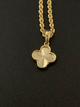 Load image into Gallery viewer, 18K Gold Necklace 18&quot; Chain W/ Clover Leaf Pendant - Rafant
