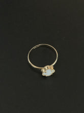 Load image into Gallery viewer, New Real 18K Japan Gold White Mother of Pearl Four Clover Leaf Flower Ring Size 5 - Rafant
