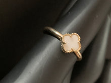 Load image into Gallery viewer, New Real 18K Japan Gold White Mother of Pearl Four Clover Leaf Flower Ring Size 5 - Rafant
