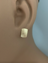 Load image into Gallery viewer, New Real Fine 18K Saudi Gold Stud Rectangular Frosted Earrings 1.56grams - Rafant
