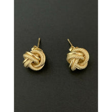 Load image into Gallery viewer, 18K Saudi Gold Knot Stud Earrings 2.28 grams - Rafant
