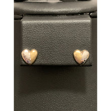 Load image into Gallery viewer, 18K Gold Earrings Stud Heart Small Lightweight 1.13 grams Two Tone - Rafant
