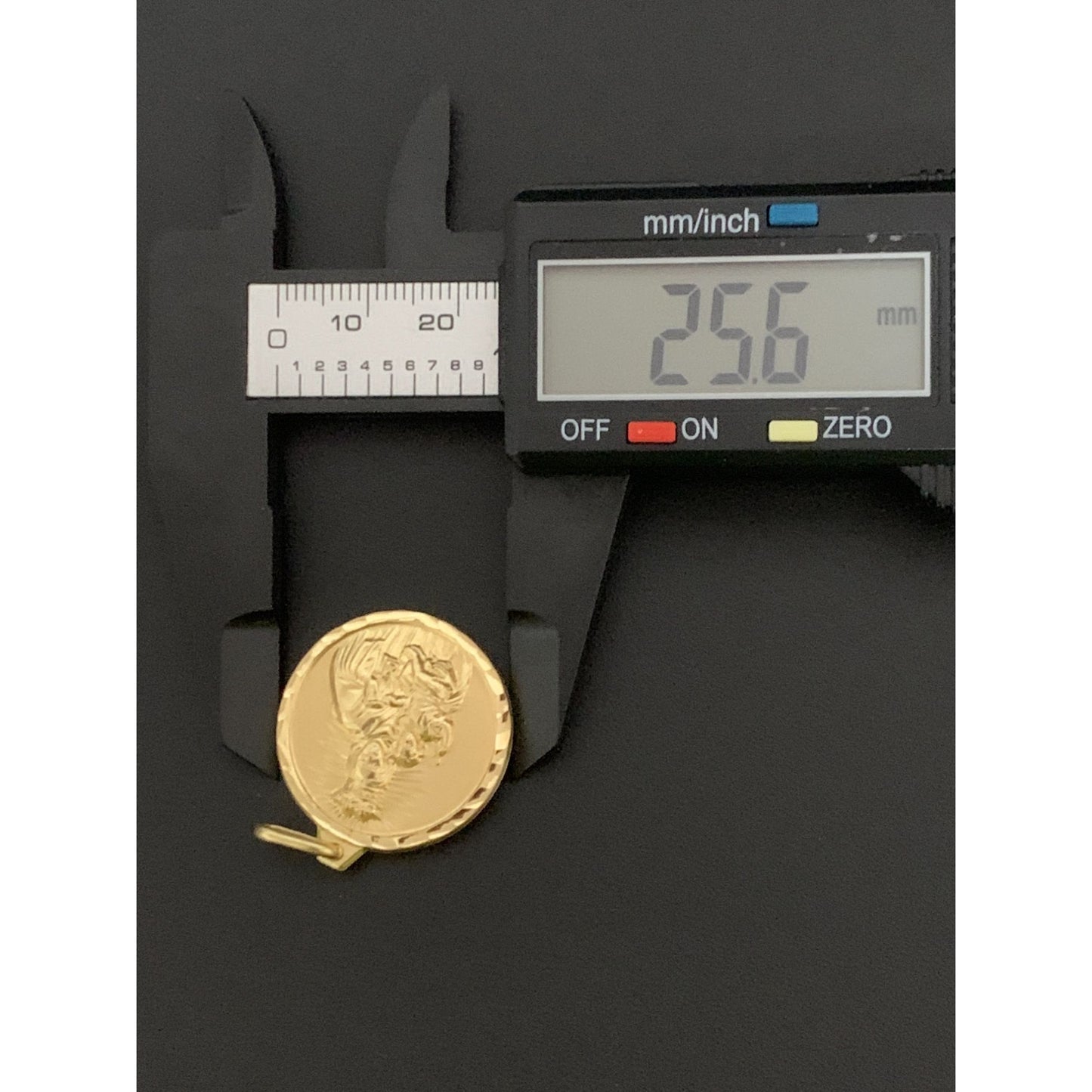 18K Gold Pendant Jesus Christ Mother Mary Child Pendant Round 6.07 grams - Rafant